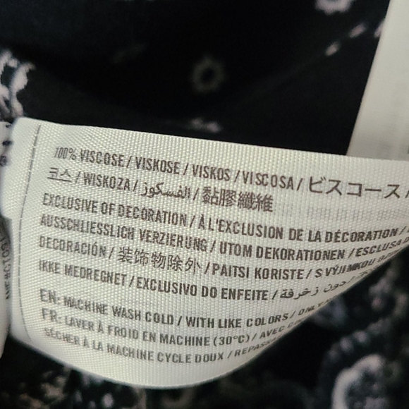 2/16$ Bandana Print Hollister Blouse - Picture 3 of 4